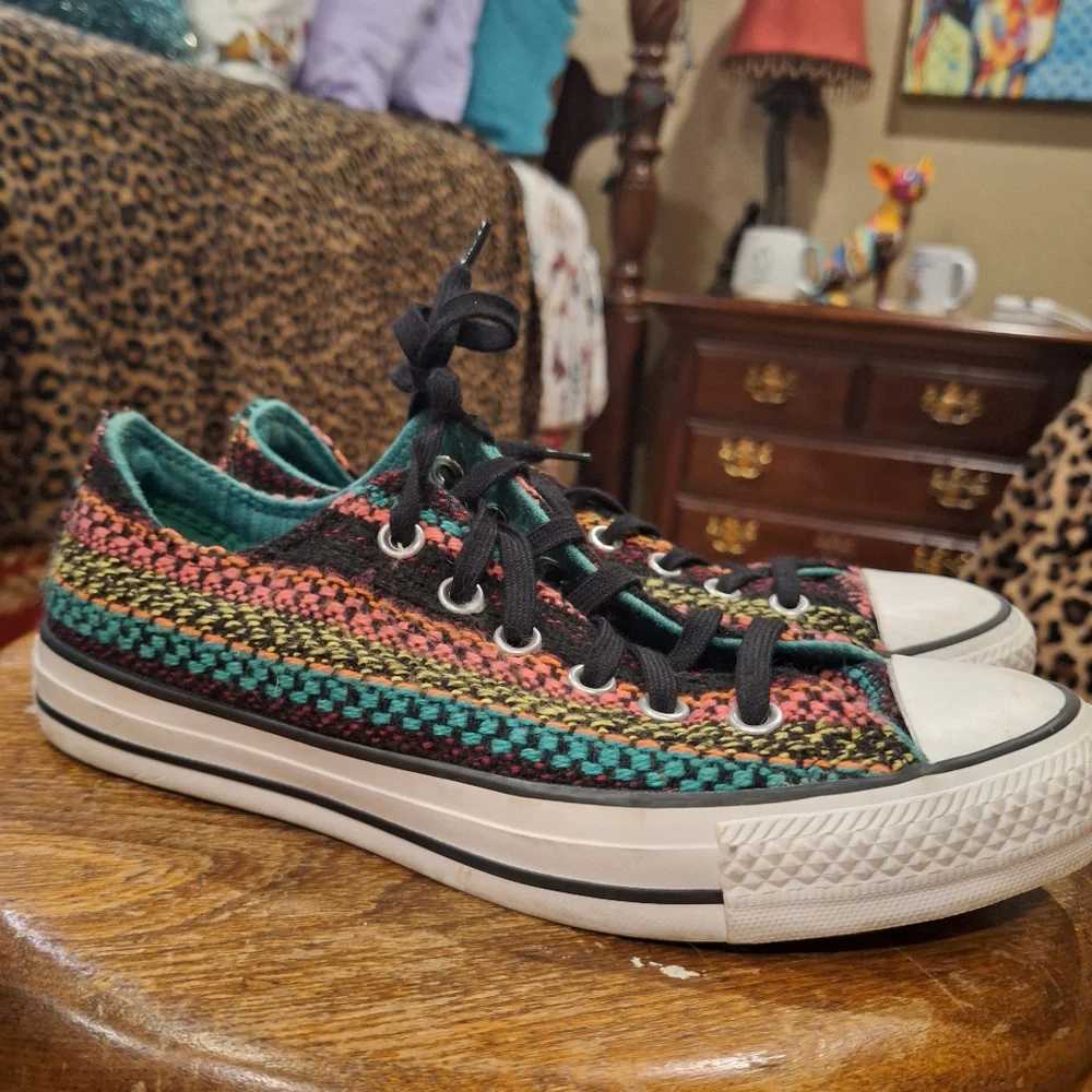 Converse - Picture 1 of 8
